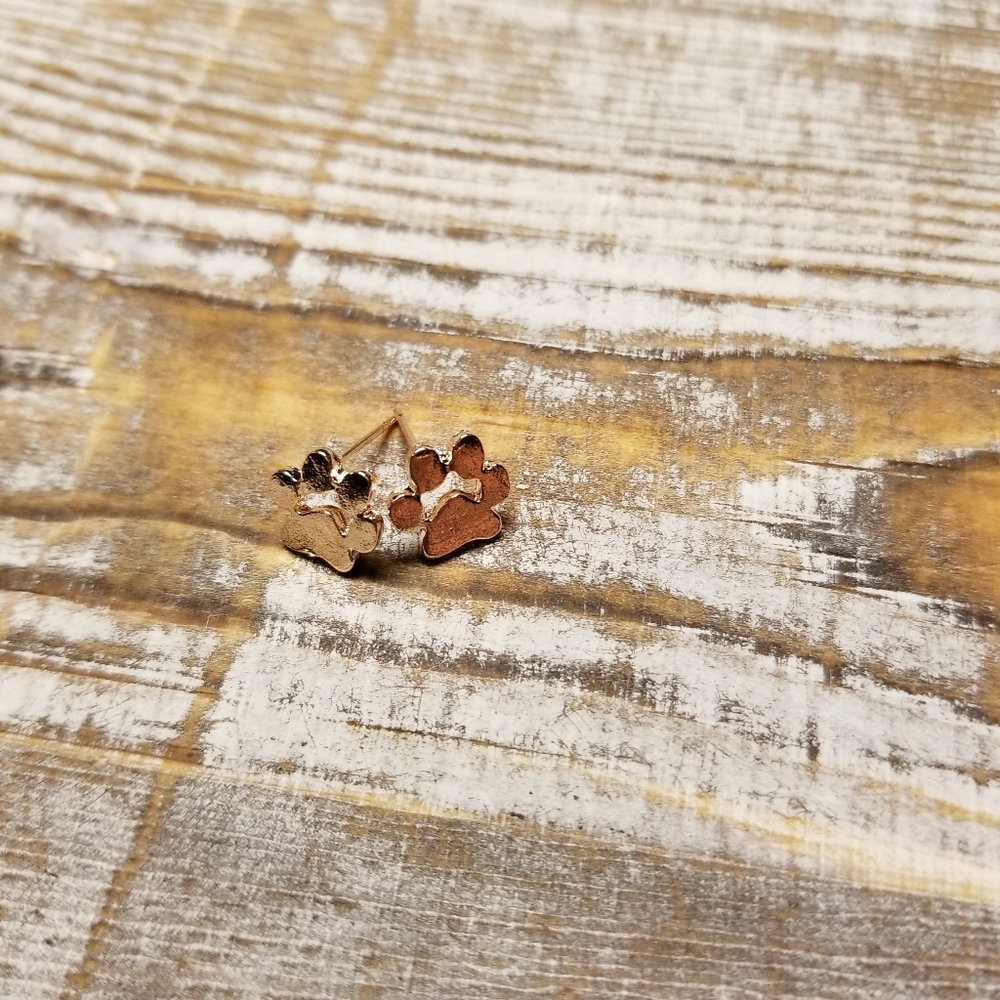 🐾🐾🐾🐾CUTE!! Paw Print Earrings in ROSE GOLD 🐾🐾🐾🐾 - Picture 5 of 7